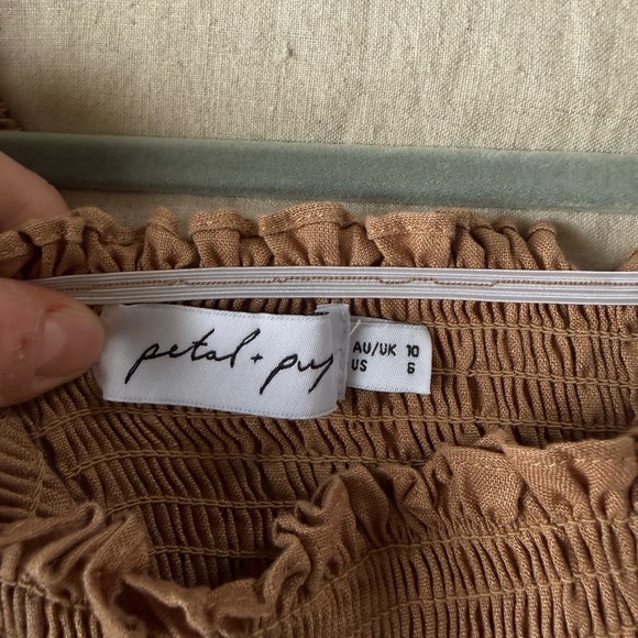 Petal & Pup off-the-shoulder Long Sleeve Dress - Picture 2 of 3